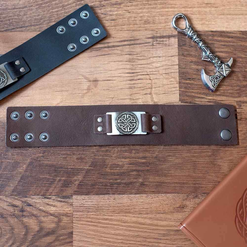 Something Different - Brown Celtic Shield Knot Leather Bracelet - Multicolore